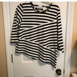 ALFRED DUNNER Black & White Top with Asymmetrical Hem  PM XL NWOT
